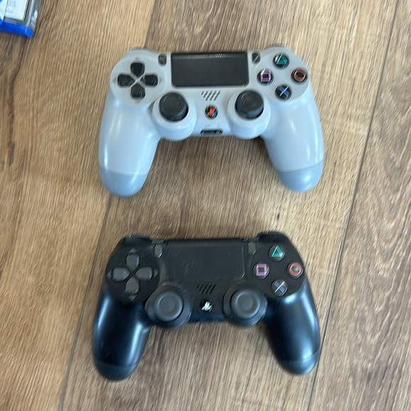 PlayStation 4 bundle - Picture 4 of 6